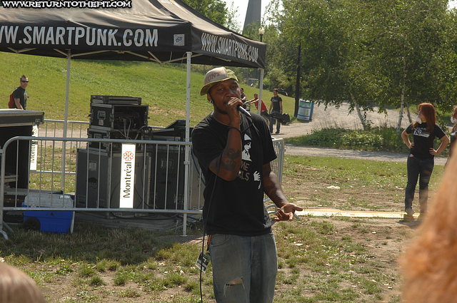 [pos on Aug 12, 2007 at Parc Jean-drapeau - Hurly.com Stage (Montreal, QC)]