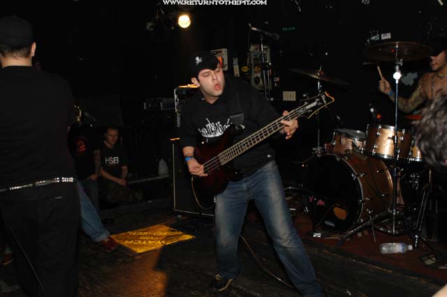 [remembering never on May 31, 2003 at El n Gee (New London, CT)]