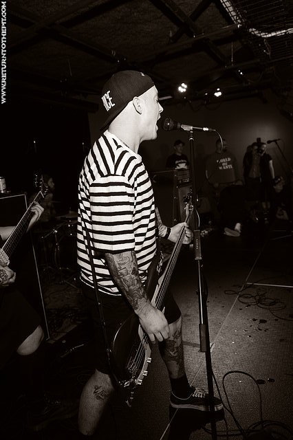 [rude awakening on Oct 30, 2015 at 3S Art Space (Portsmouth, NH)]