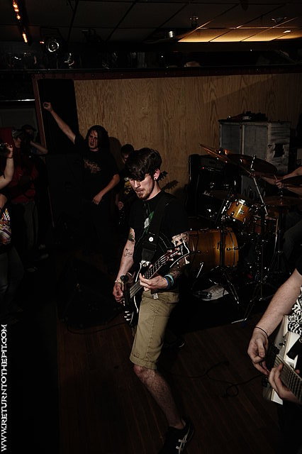 [shatter this world on Jun 11, 2009 at Rocko's (Manchester, NH)]