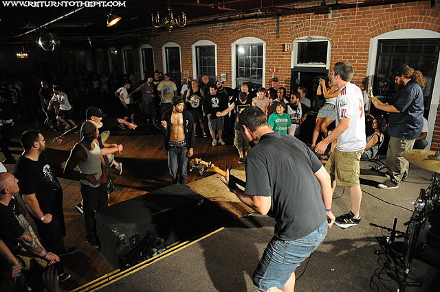 [shoot to kill on Jul 11, 2010 at Waterfront Tavern (Holyoke, MA)]