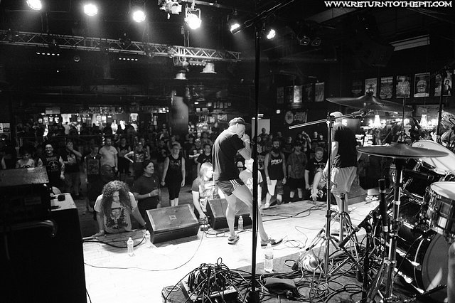 [sick of stupidity on May 27, 2016 at Baltimore Sound Stage (Baltimore, MD)]