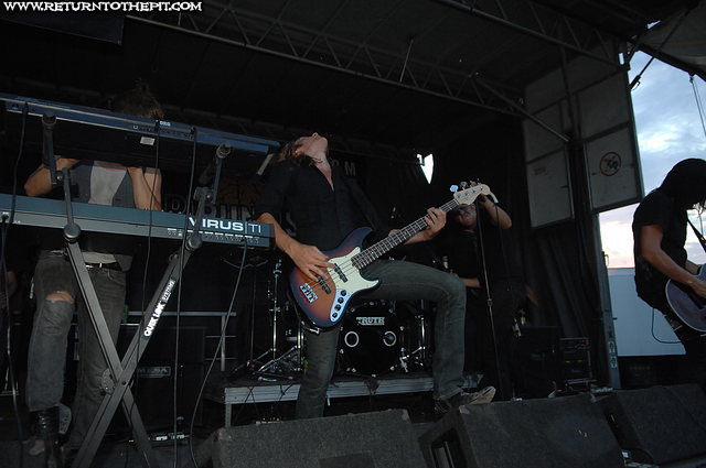 [still remains on Aug 12, 2007 at Parc Jean-drapeau - Smart Punk Stage (Montreal, QC)]