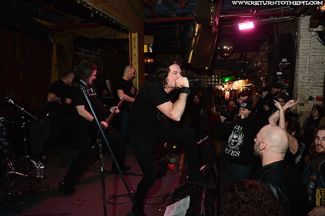 [swarm of eyes on Jan 18, 2019 at Ralph's (Worcester, MA)]
