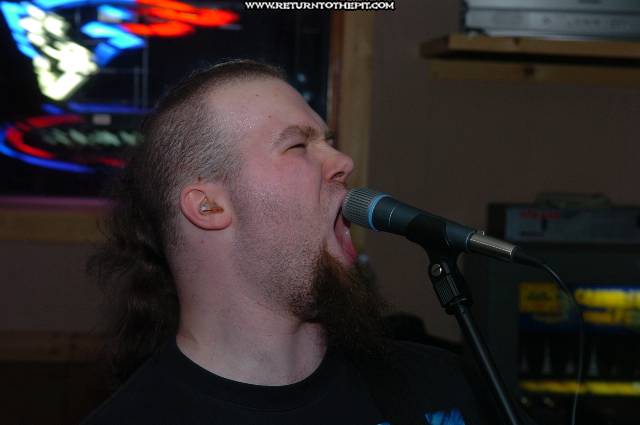 [teratism on Jun 17, 2005 at Dee Dee's Lounge (Quincy, Ma)]