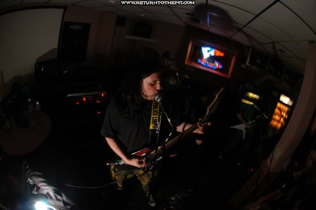 [teratism on Jun 17, 2005 at Dee Dee's Lounge (Quincy, Ma)]