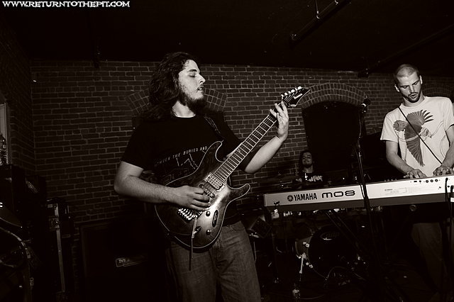 [the contortionist on Nov 20, 2010 at Waterfront Tavern (Holyoke, MA)]