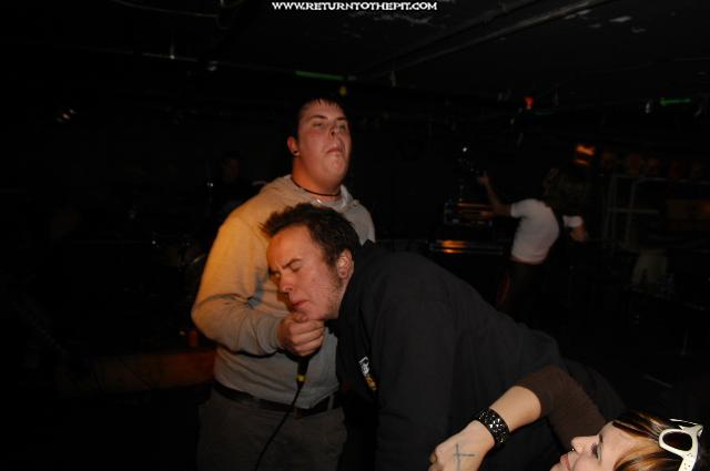 [the hostage heart on Oct 29, 2004 at the Bombshelter (Manchester, NH)]