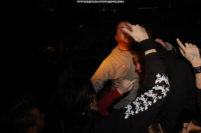 [the hostage heart on Oct 29, 2004 at the Bombshelter (Manchester, NH)]