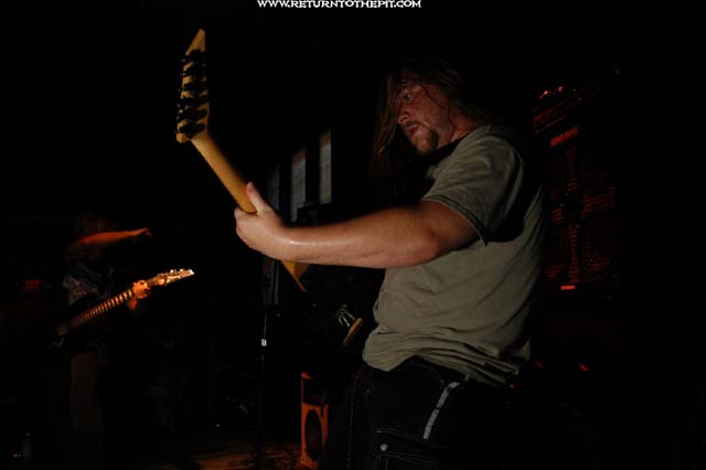 [the nightmare continues on Aug 17, 2003 at the Met Cafe (Providence, RI)]