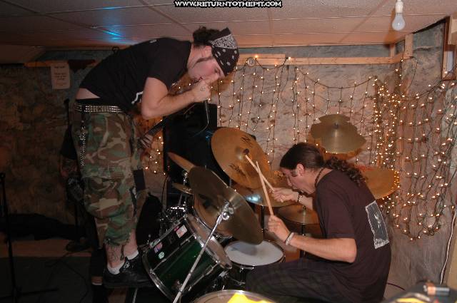 [throwing shrapnel on Aug 24, 2005 at the Library (Allston, Ma)]
