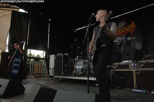 [tiger army on Aug 12, 2007 at Parc Jean-drapeau - Lucky Stage (Montreal, QC)]