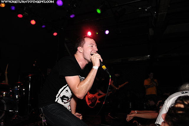 [touche amore on Sep 28, 2010 at Harpers Ferry (Allston, MA)]