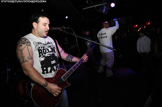 [wisdom in chains on Nov 21, 2008 at Club Hell (Providence, RI)]