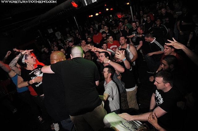 [wisdom in chains on May 9, 2009 at Jerky's (Providence, RI)]