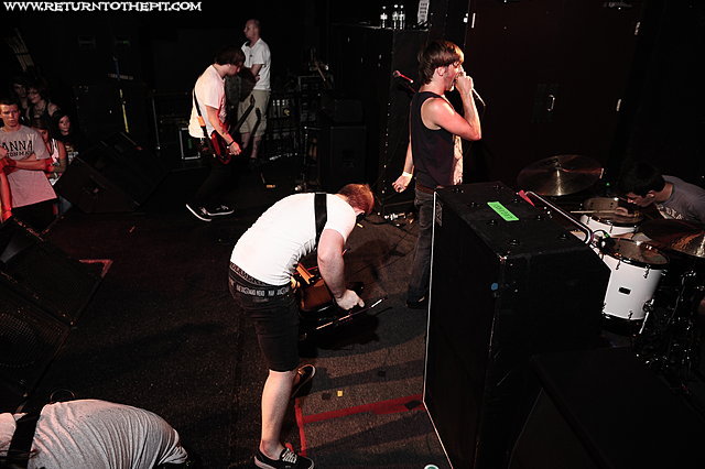 [with words on Aug 7, 2010 at the Palladium - Secondstage (Worcester, MA)]